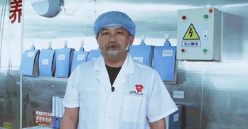 全國五一勞動(dòng)獎?wù)芦@得者、陜西榆林四海食品配送有限責任公司生產(chǎn)班組組長(cháng) 趙志新 李凡攝_副本.jpg